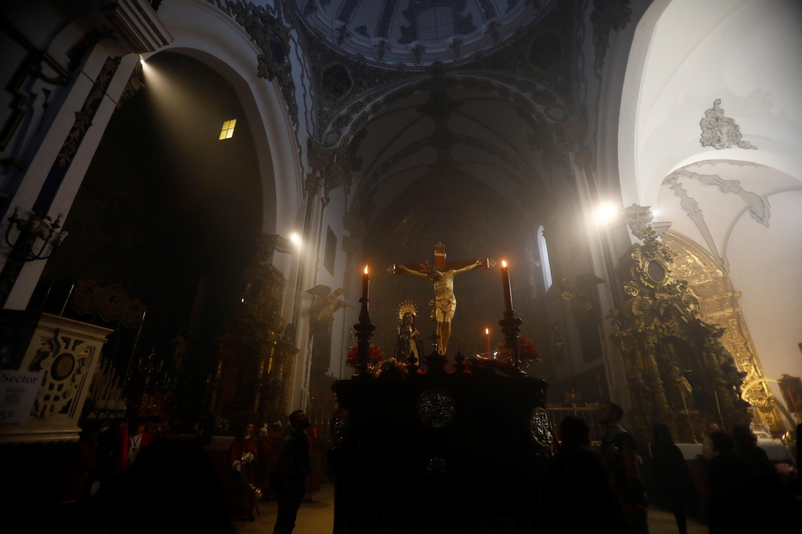 Las mejores imágenes de la Caridad en este Jueves Santo de Córdoba Las mejores imágenes de la Caridad en este Jueves Santo de Córdoba