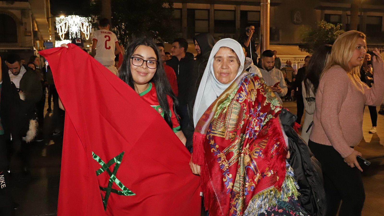 Celebración en Algeciras  por la victoria de Marruecos ante España en el Mundial de Qatar 2022.