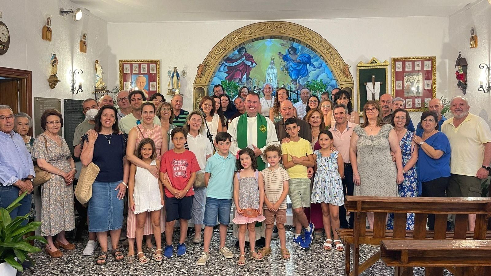 Antonio Blanca en una celebración eucarística en la ermita de la Virgen de Fátima de Villarbajo.