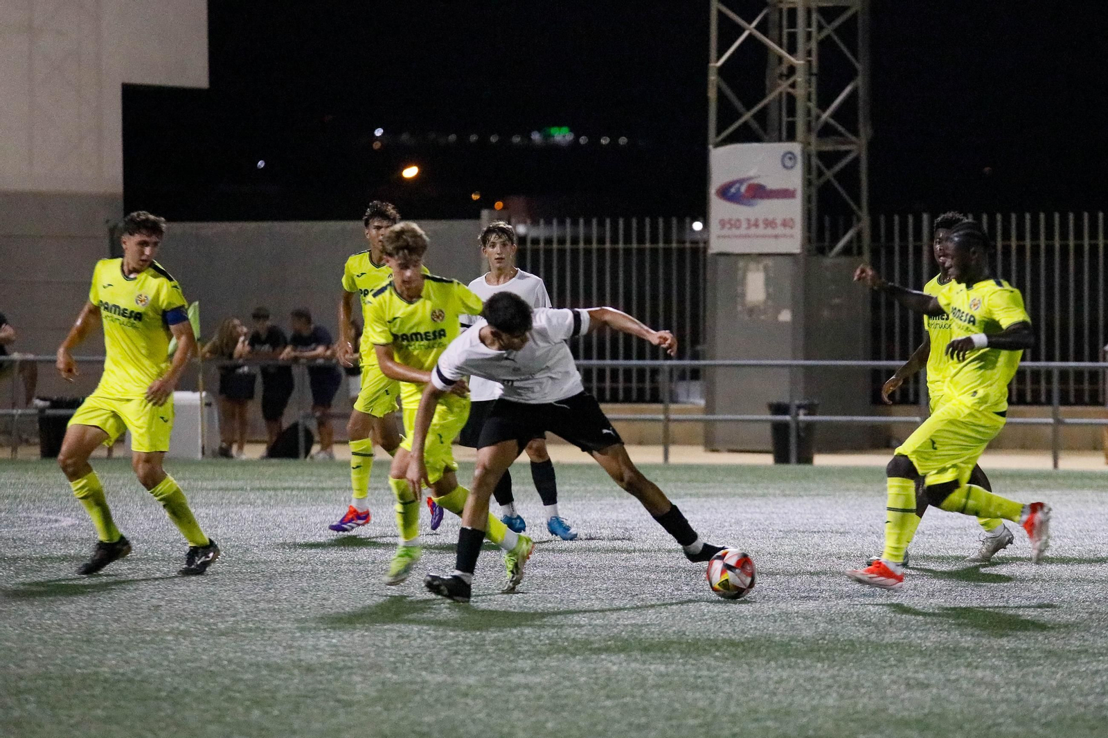 Una acción del choque que enfrentó a La Cañada y al Villarreal durante la edición del pasado año.