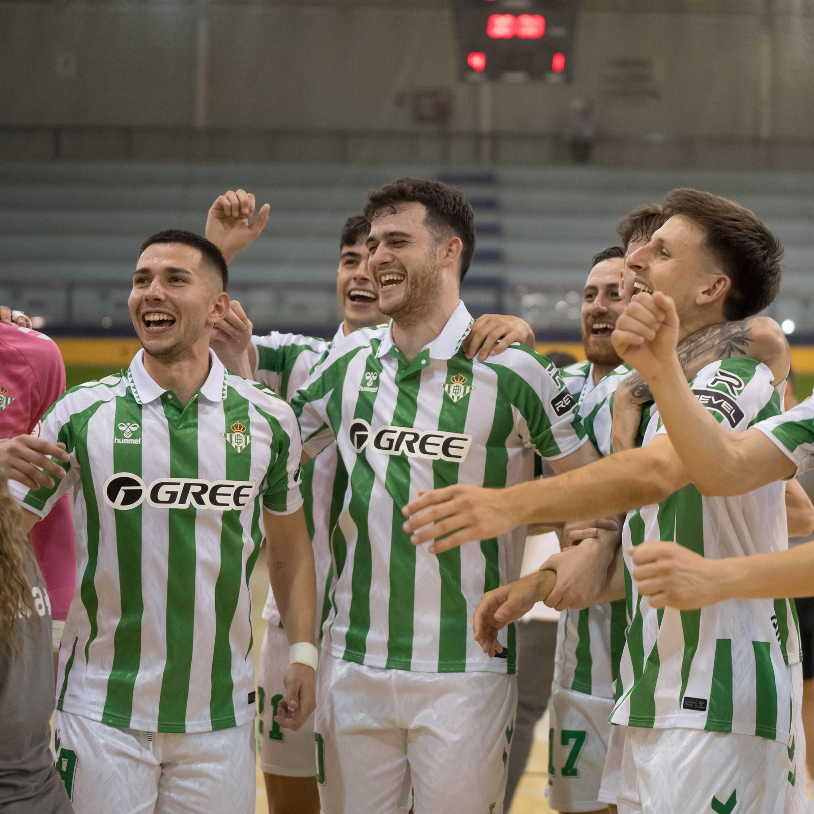 Un homenaje a la corta e intensa trayectoria del Betis Futsal, en imágenes