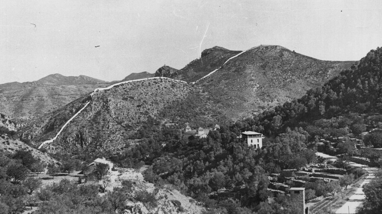 Tapia que rodeaba a la leprosería de Fontilles que tenía 3 metros de altura para evitar que los enfermos no se relacionasen con la gente de los pueblos vecinos.