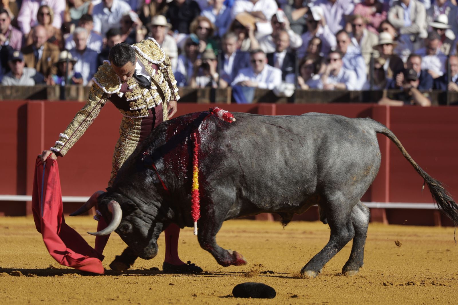 Las imágenes de la corrida de los Victorinos en la Maestranza de Sevilla