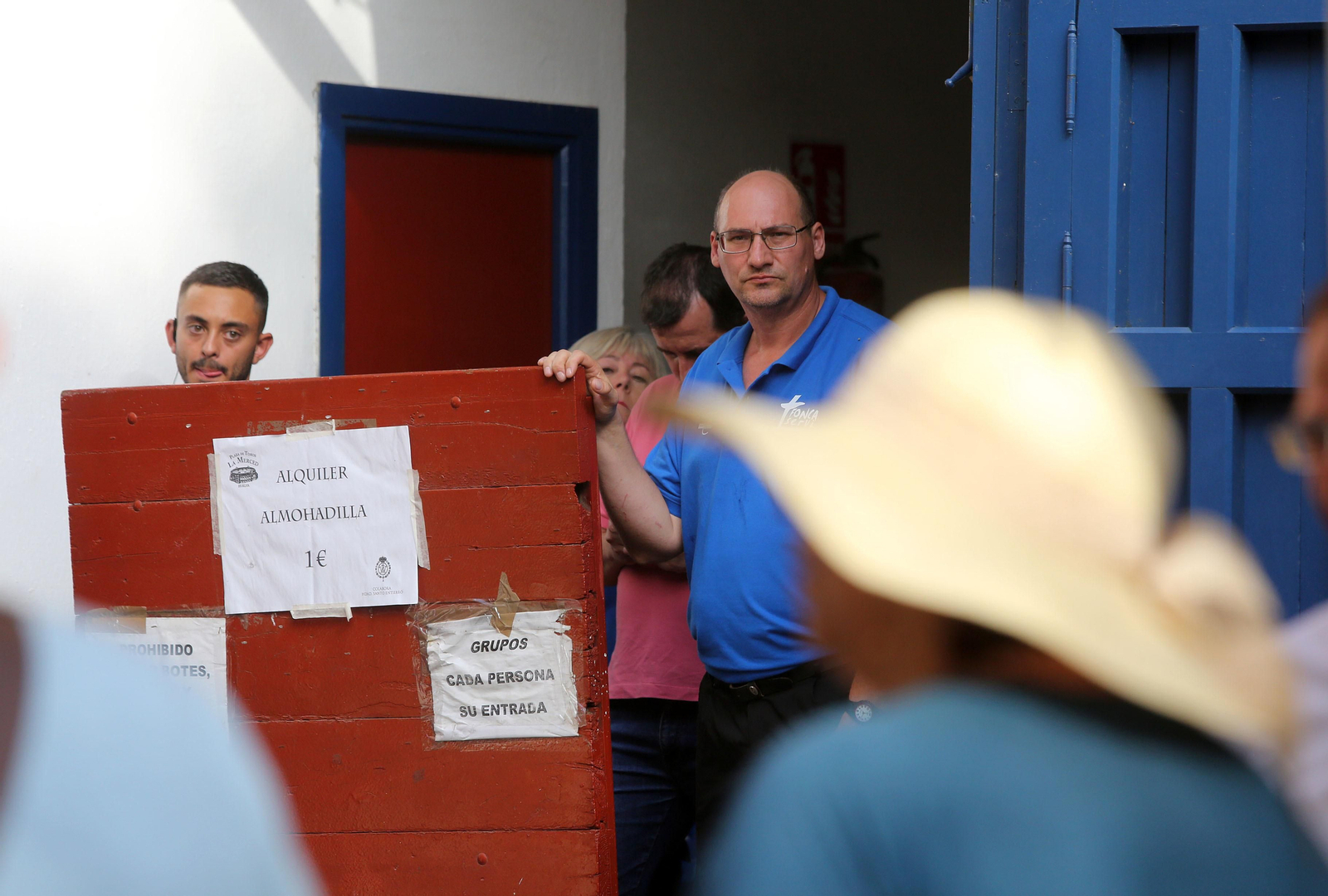 Ambiente en la Plaza de Toros de la Merced