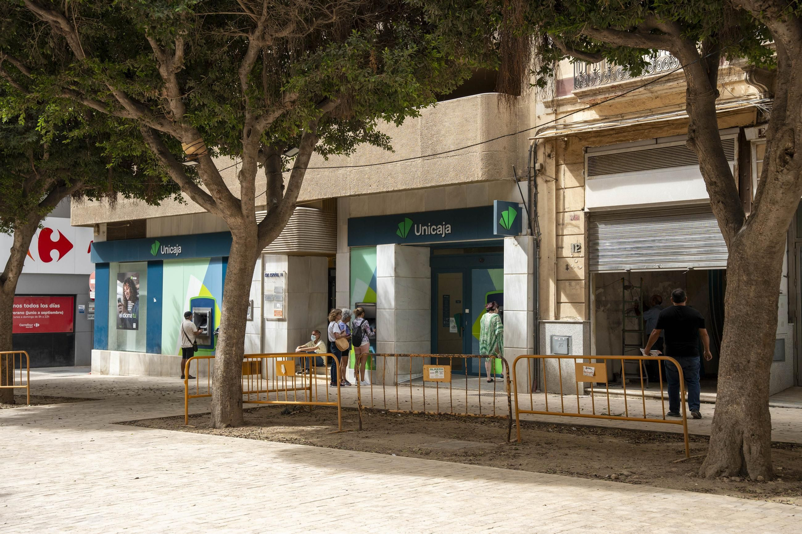 Cortes peatonales por obras en el paseo