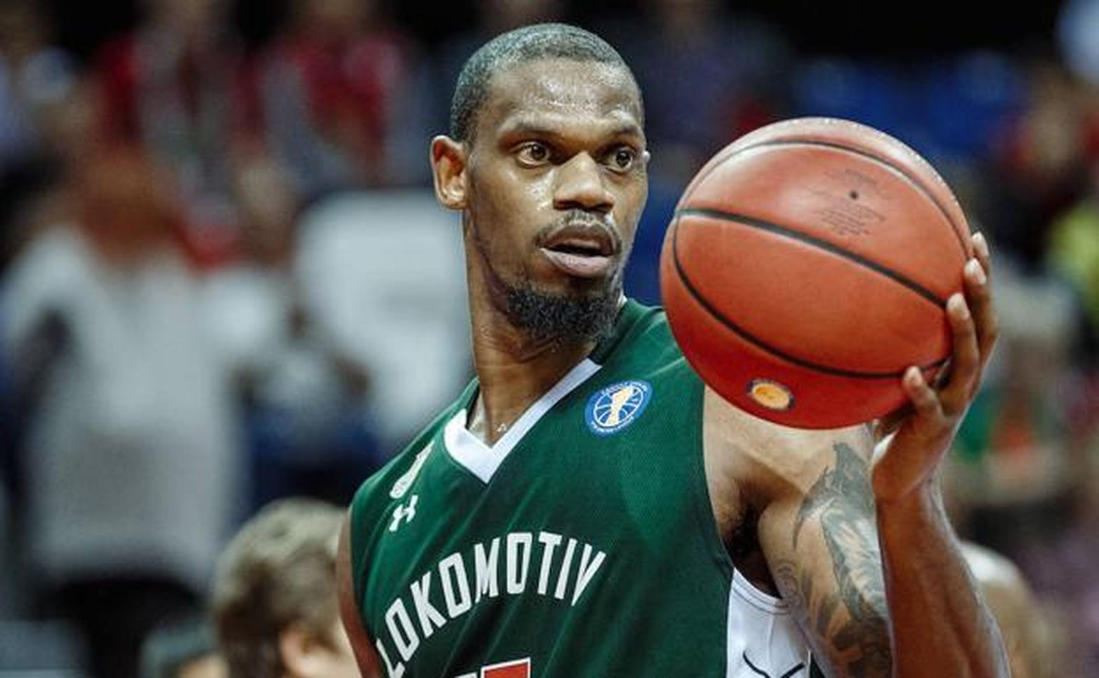 Elegar, en su etapa en el Lokomotiv.