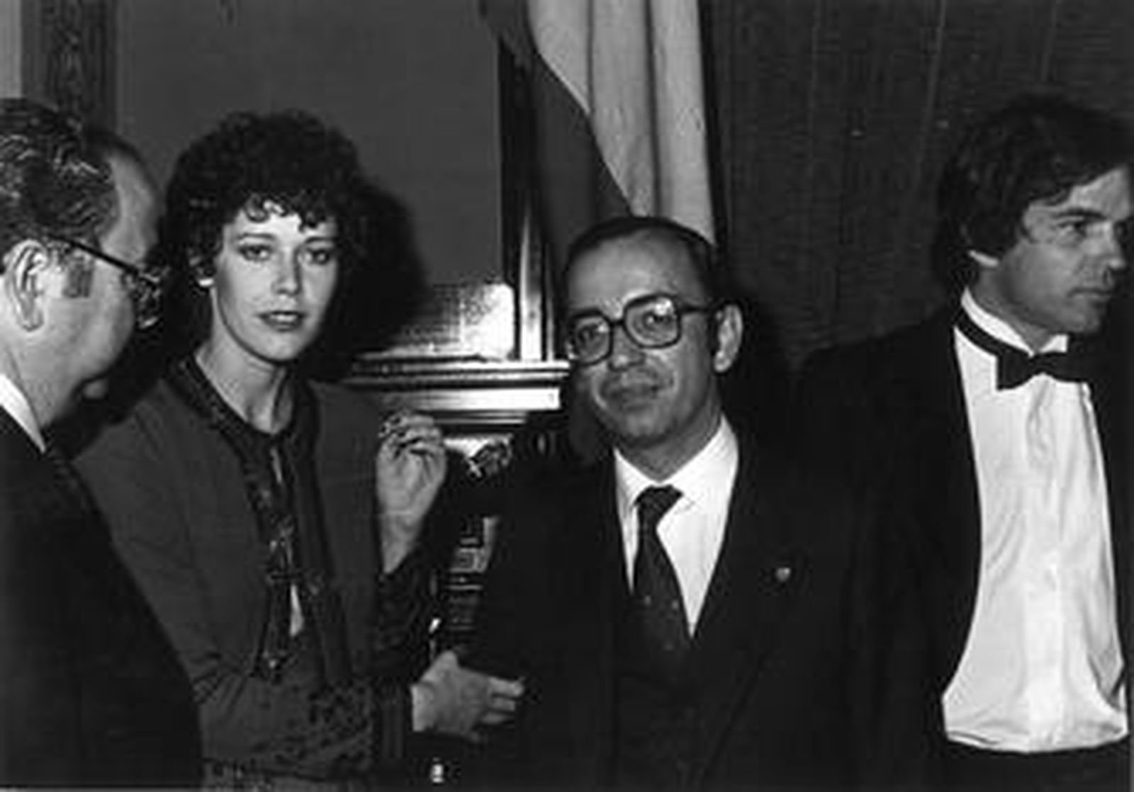 La actriz, en una fiesta en su honor con la bailaora Milagros Menjíbar.