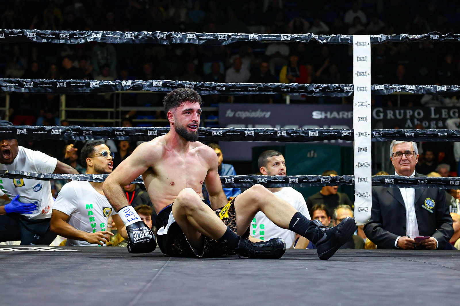Las mejores fotos de la derrota de José Luis Navarro (El Cazador Jr) ante Gustave Tamba
