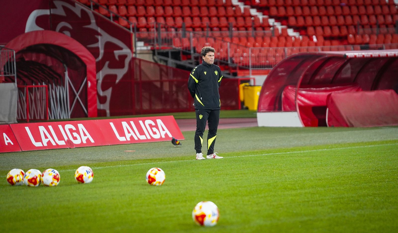 Rubi, en la soledad del entrenador, necesita dar pronto con la tecla para hacer reaccionar a su equipo