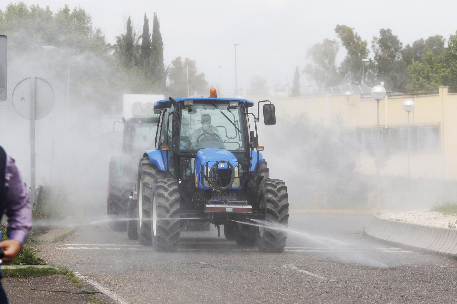 Las fotos del homenaje de los agricultores a los sanitarios de Córdoba