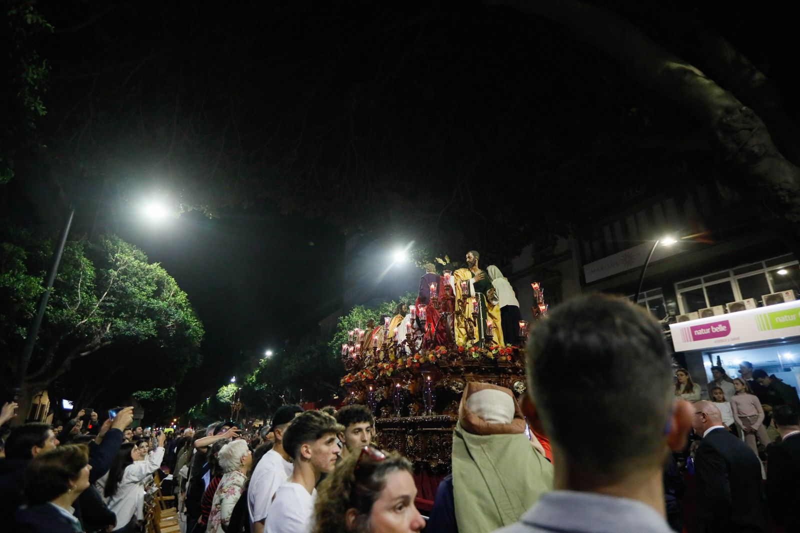 Te contamos en imágenes la Santa Cena tras la lluvia en la ciudad