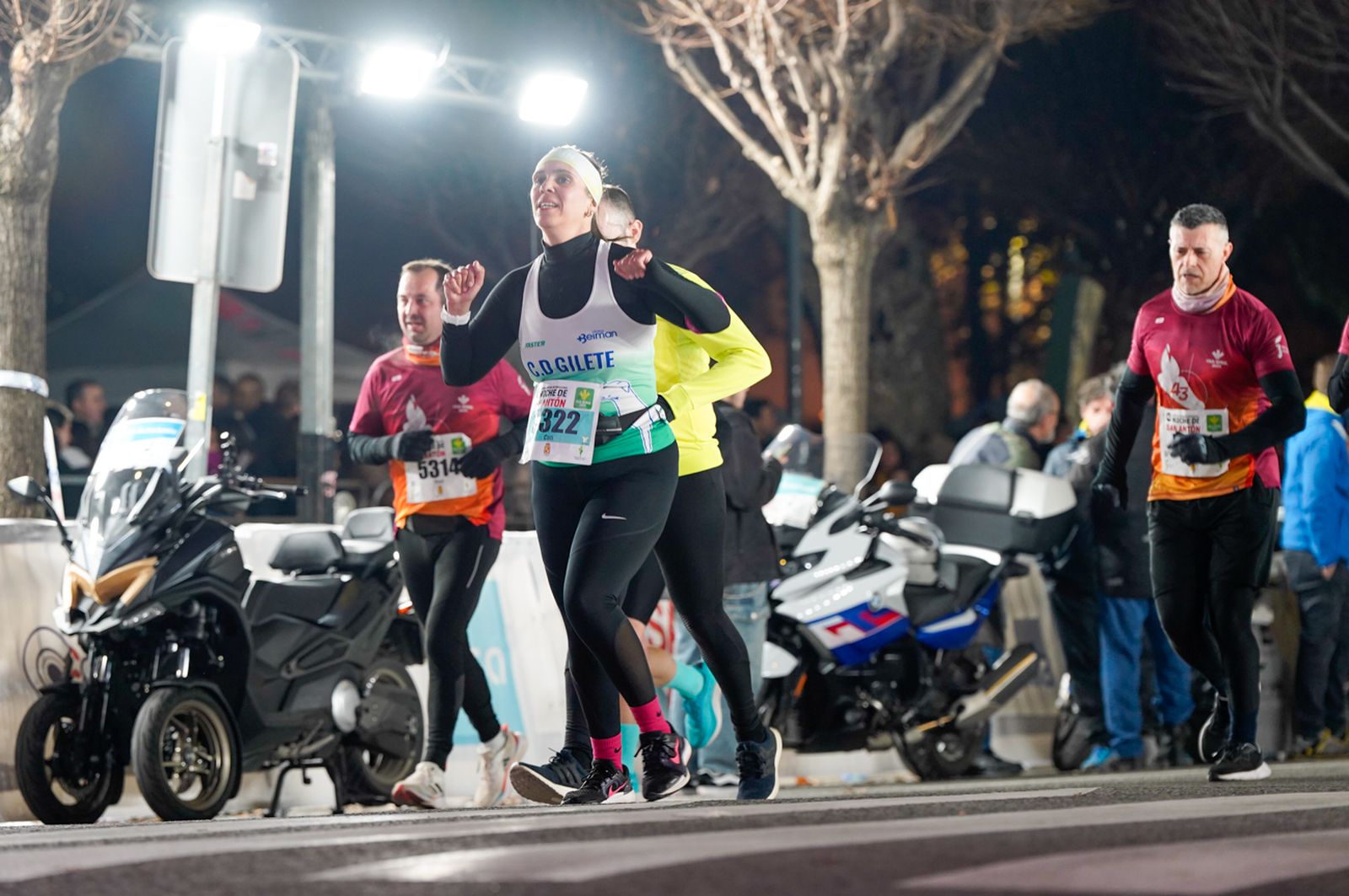 En imágenes: búscate en tu llegada a meta de la Carrera de San Antón 2026 (20)