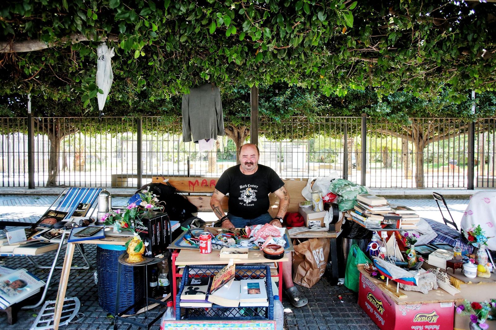 Juan González Rúa en su pequeño hogar junto al Parque Varela.