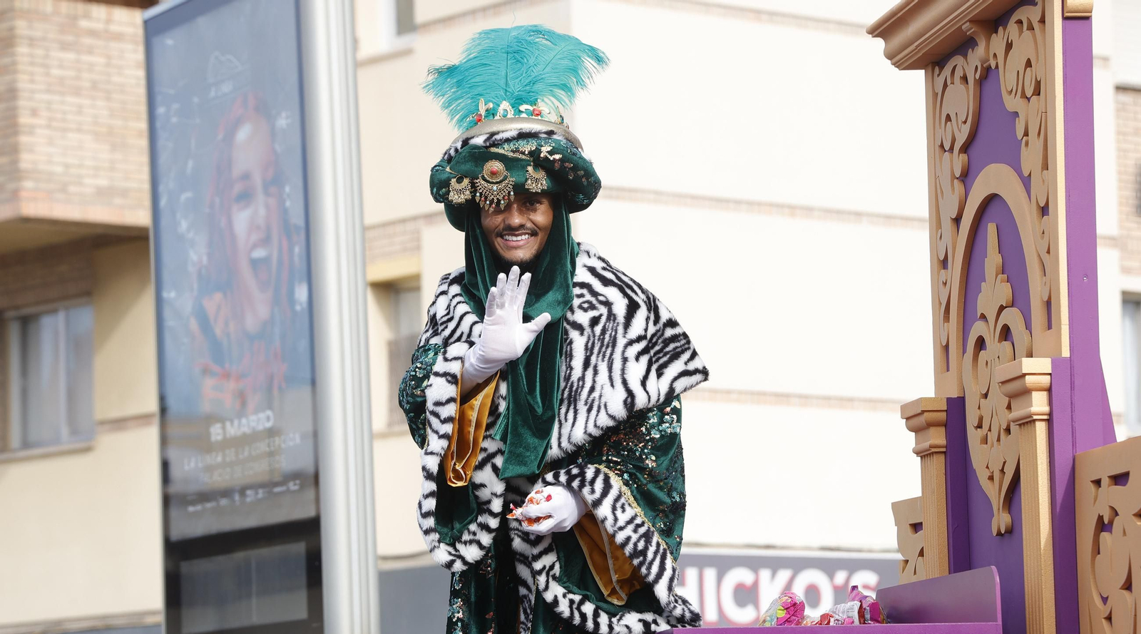 Fotos de la cabalgata de Reyes Magos 2025 en La Línea