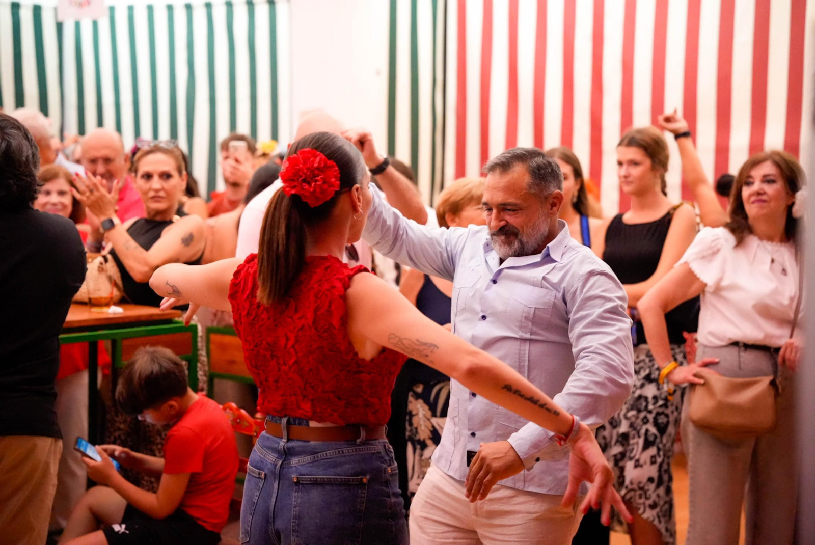 Así bailan en el concurso de sevillanas de La Lola de la fería de Almería