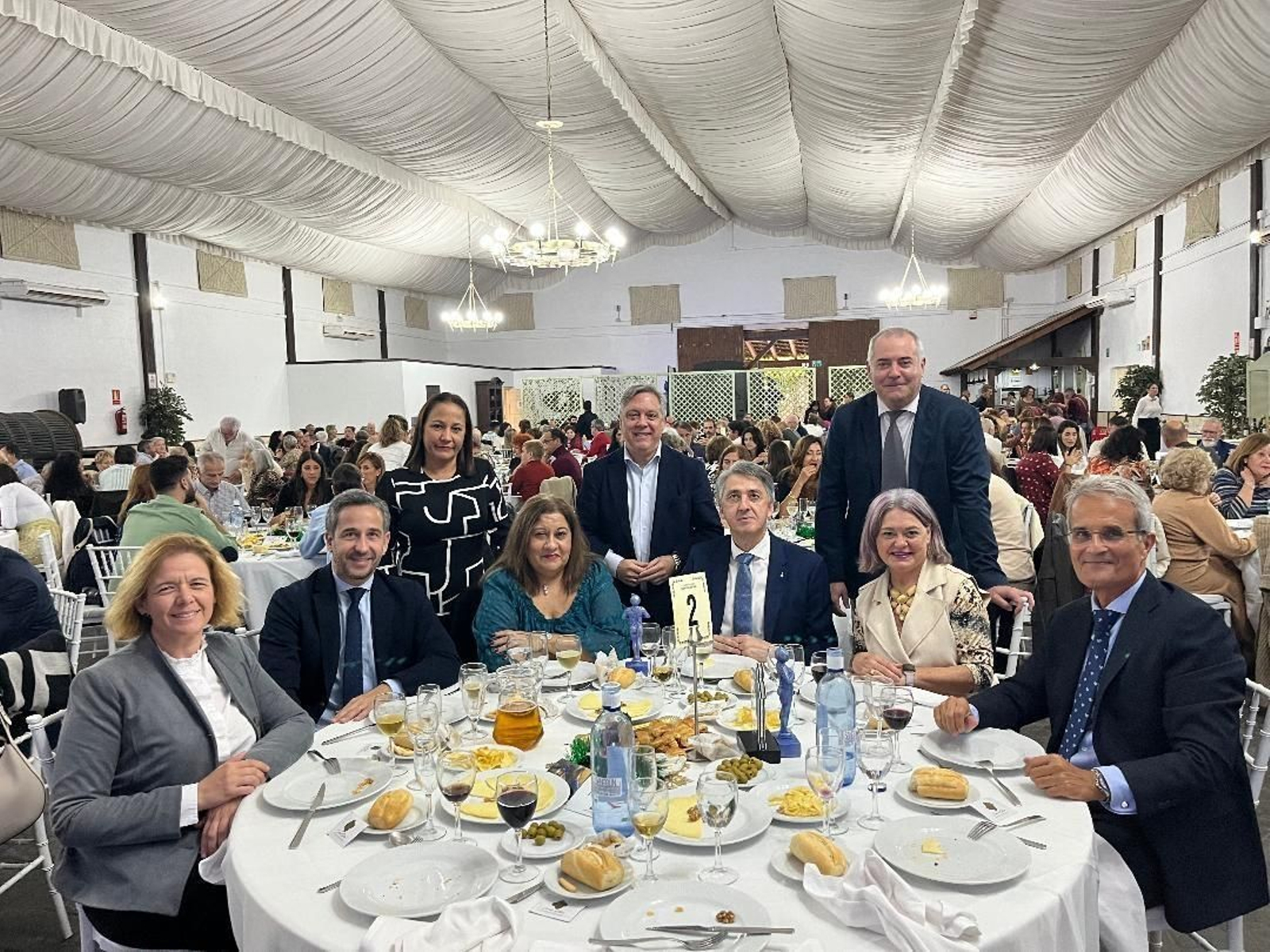 Pilar Martín, Manuela Pérez, José Vera, María José Polo, Alberto Ríos, Blanca Flores, Ángel Sánchez,  Juan Luis Castillo y Oscar Torres.