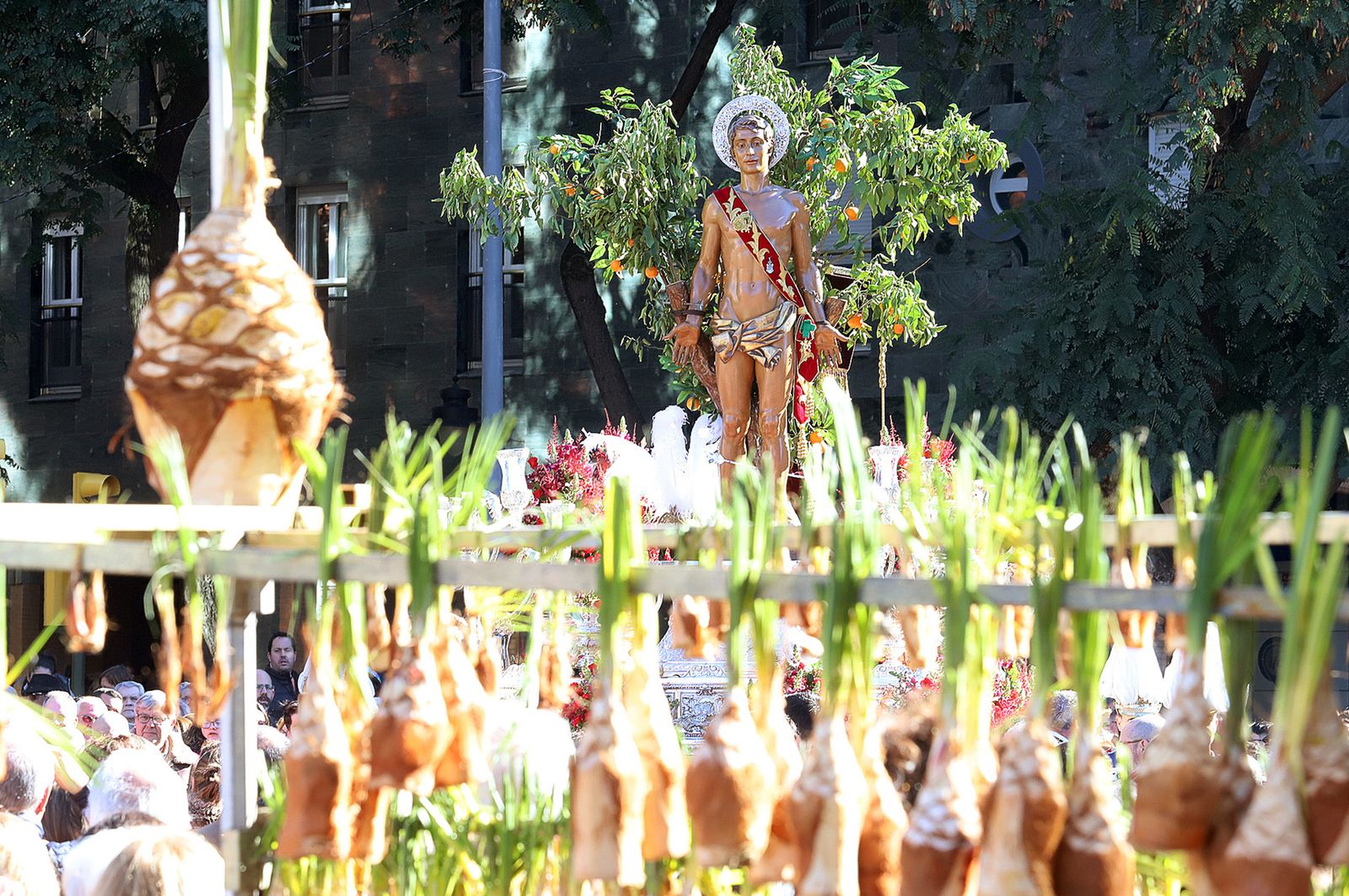 Imágenes de la procesión de San Sebastián en Huelva