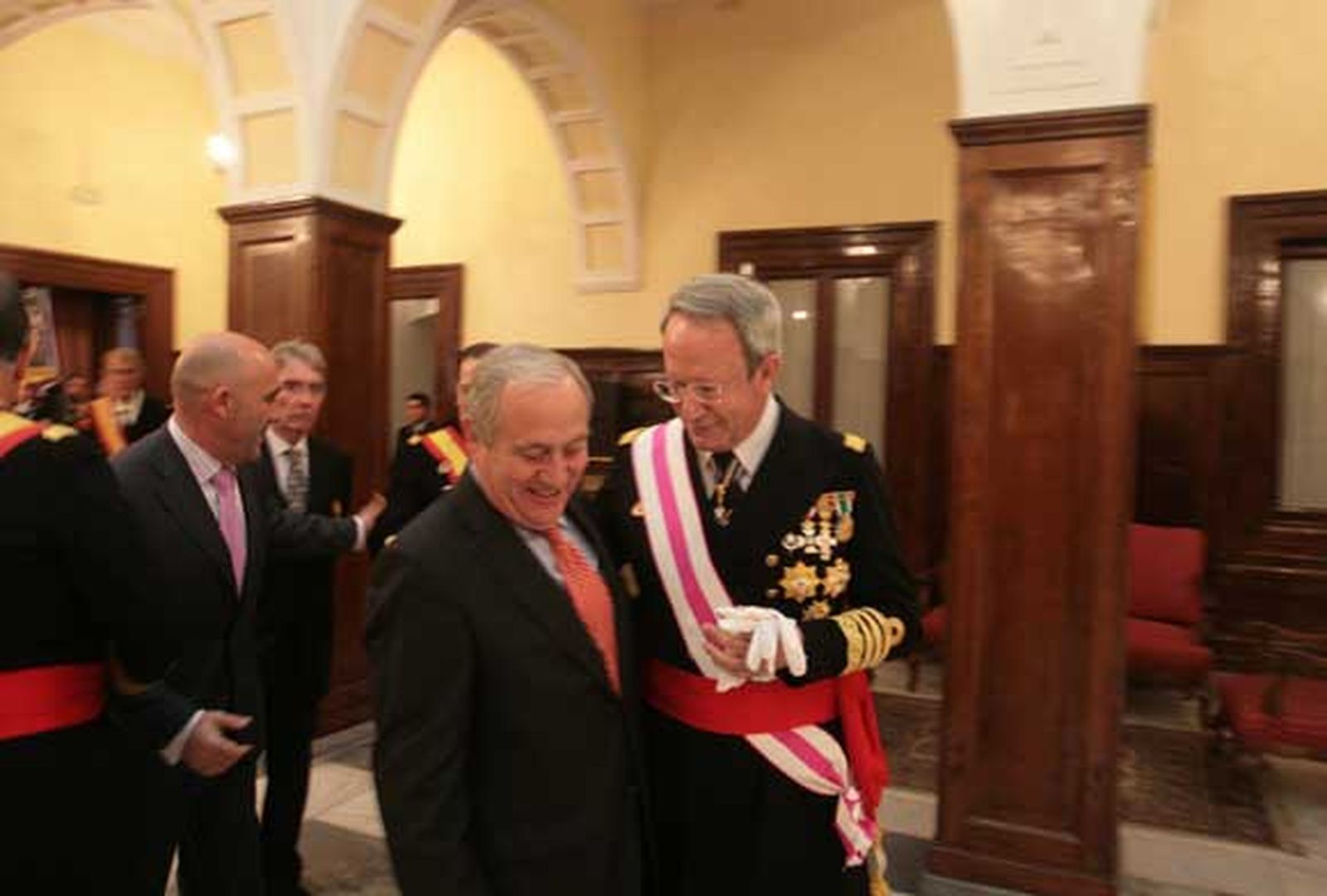 El almirante de la Flota habló del pasado y el futuro de las Fuerzas Armadas en la Antigua Capitanía General de la Defensa

Foto: Elias Pimentel