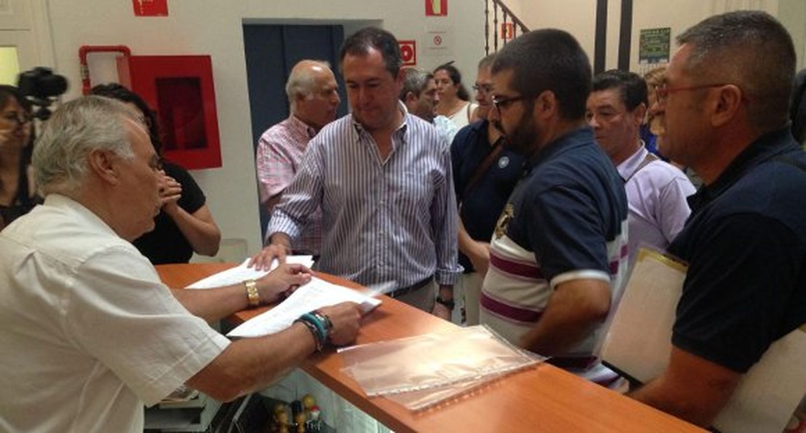 Los sordos "no entienden" a los intérpretes del servicio 010