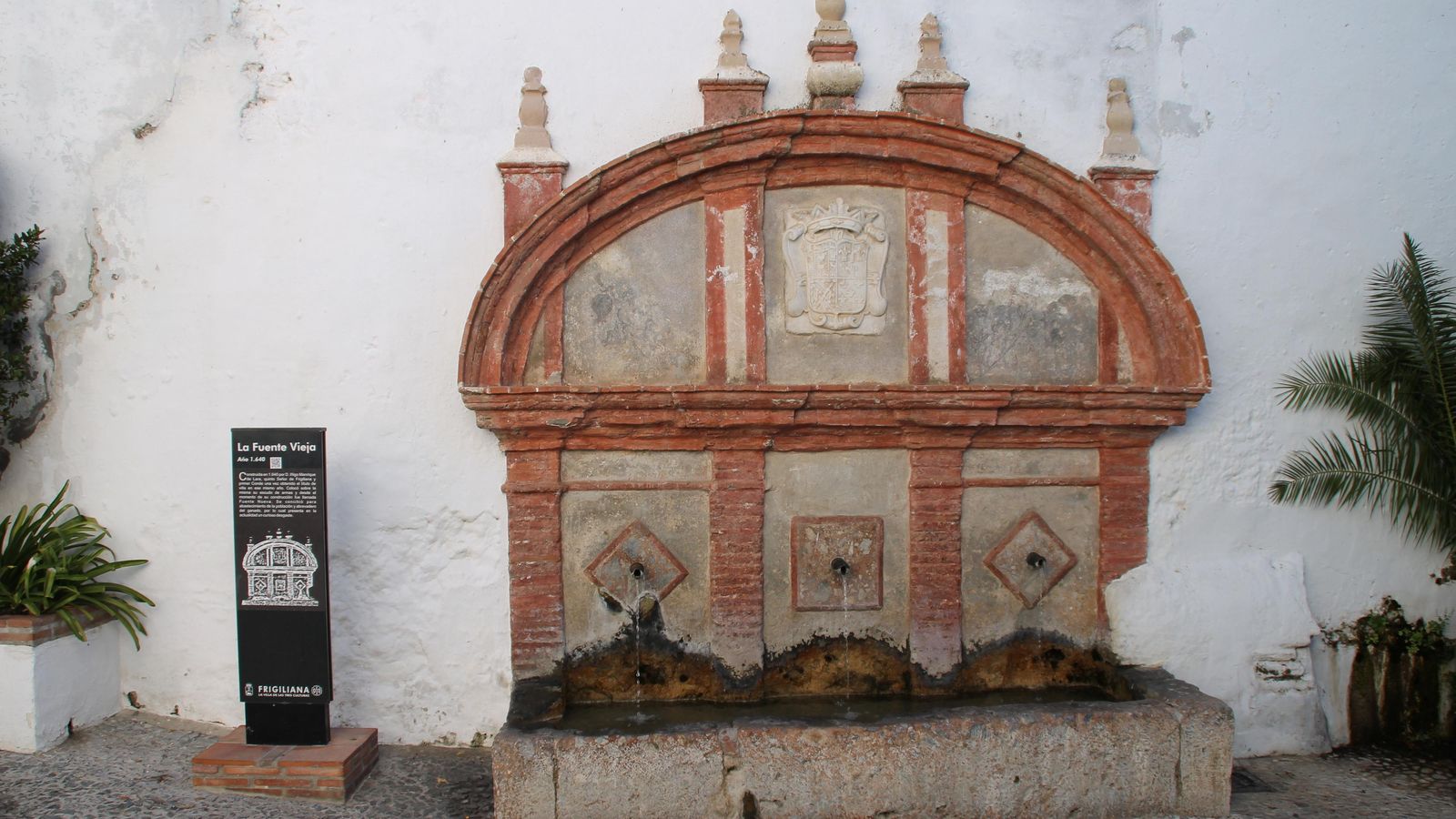 La Fuente Vieja data del siglo XVII. La Fuente Vieja data del siglo XVII.