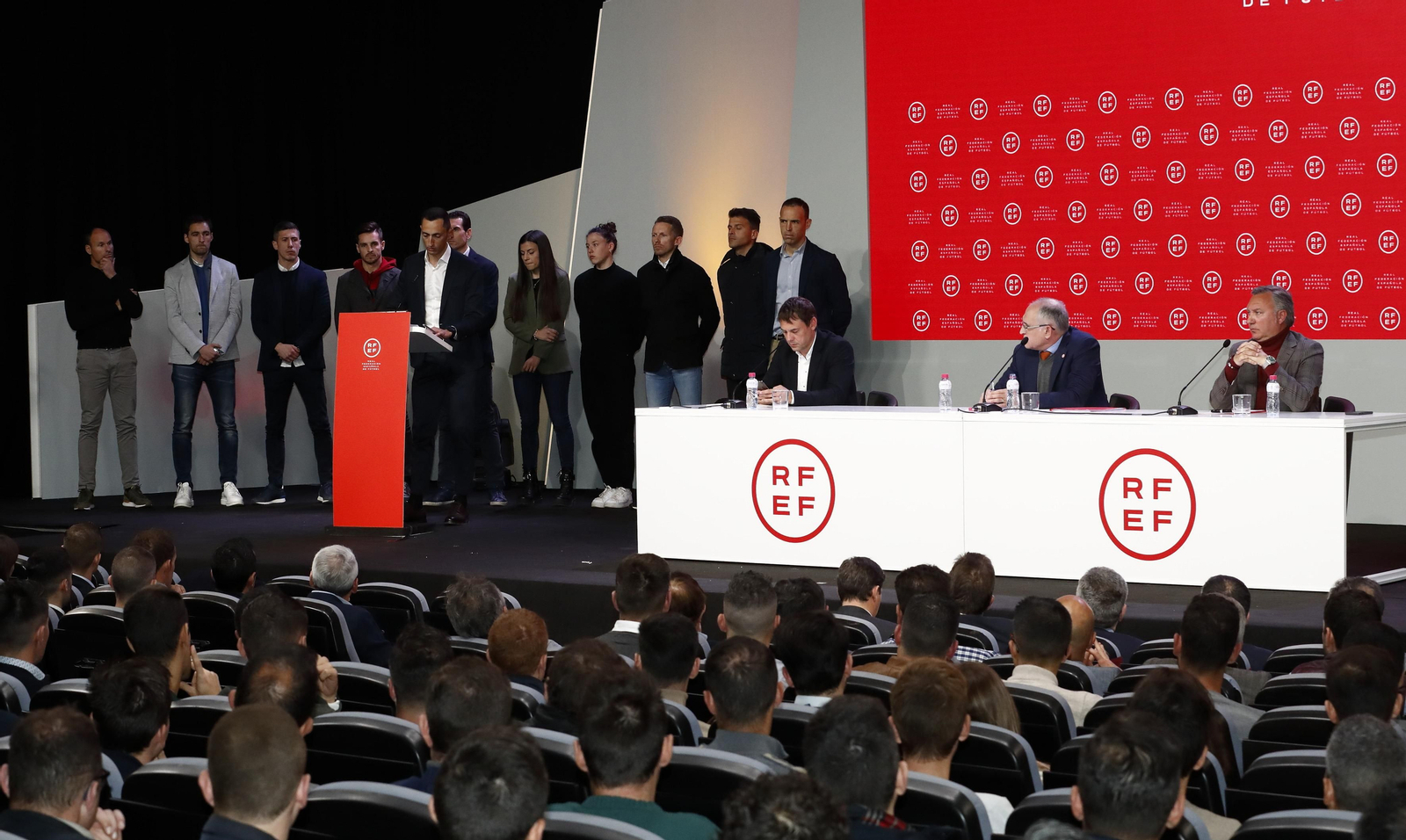 Las fotos de los árbitros del fútbol español