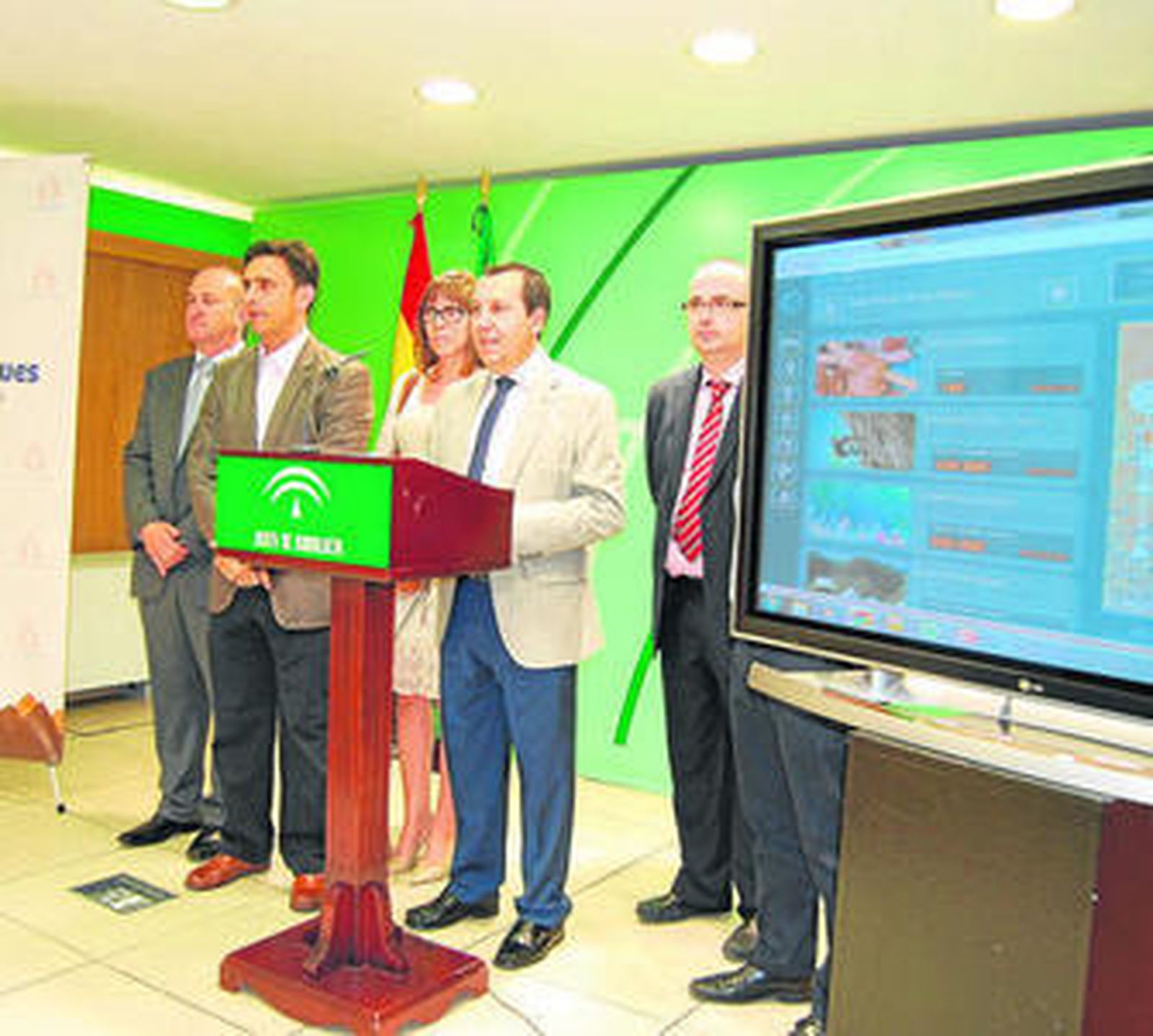 El delegado del Gobierno, José Luis Ruiz Espejo, ayer durante la presentación de la plataforma.