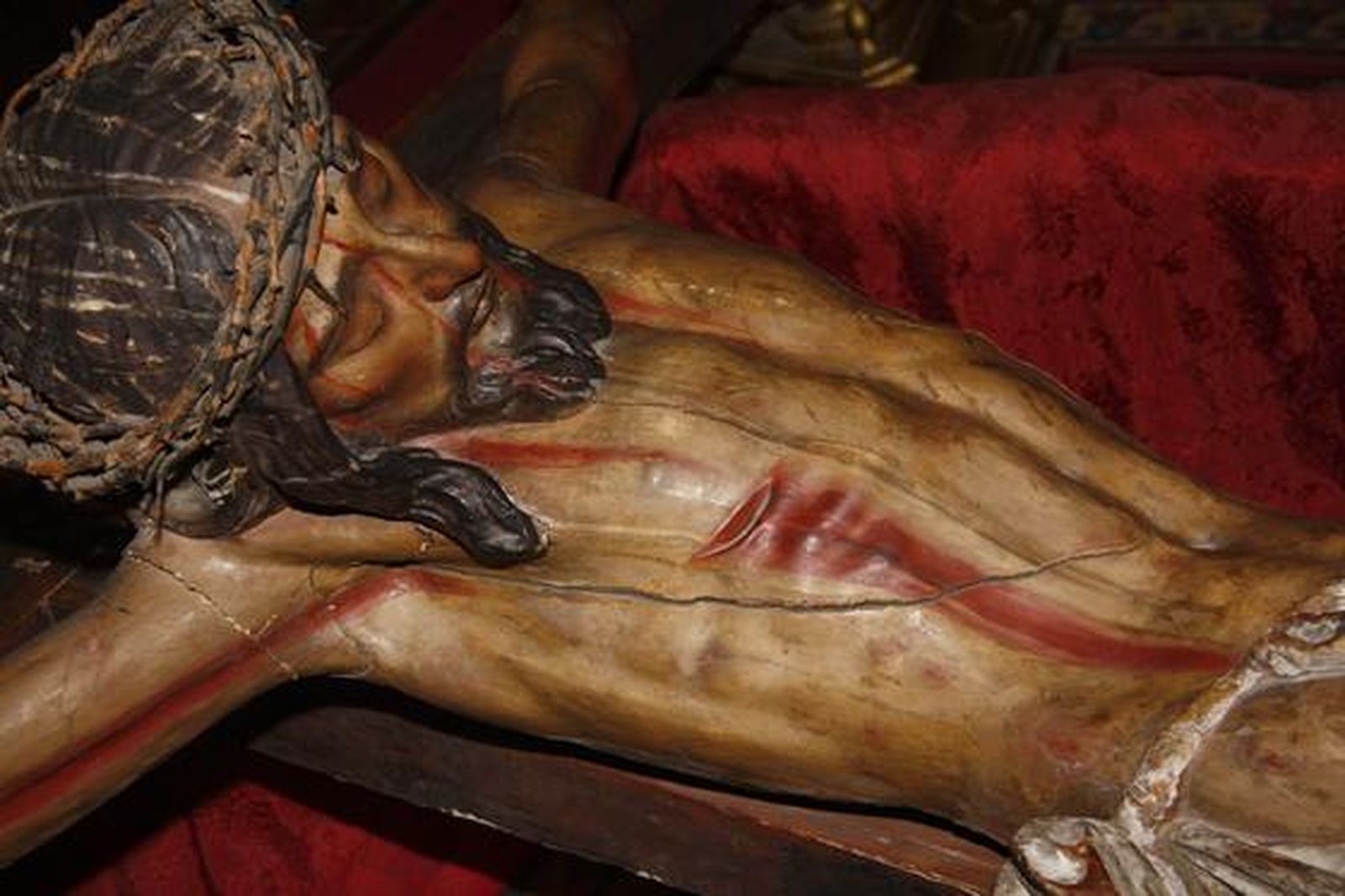 El convento Madre de Dios muestra unos tejados, esculturas, pinturas y muros plagados de desperfectos que demuestran su mal estado de conservación.

Foto: Belén Vargas