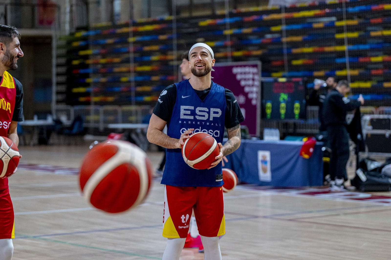 Alberto Díaz, Francis Alonso y Paco Aurioles, en la primera España de Chus Mateo