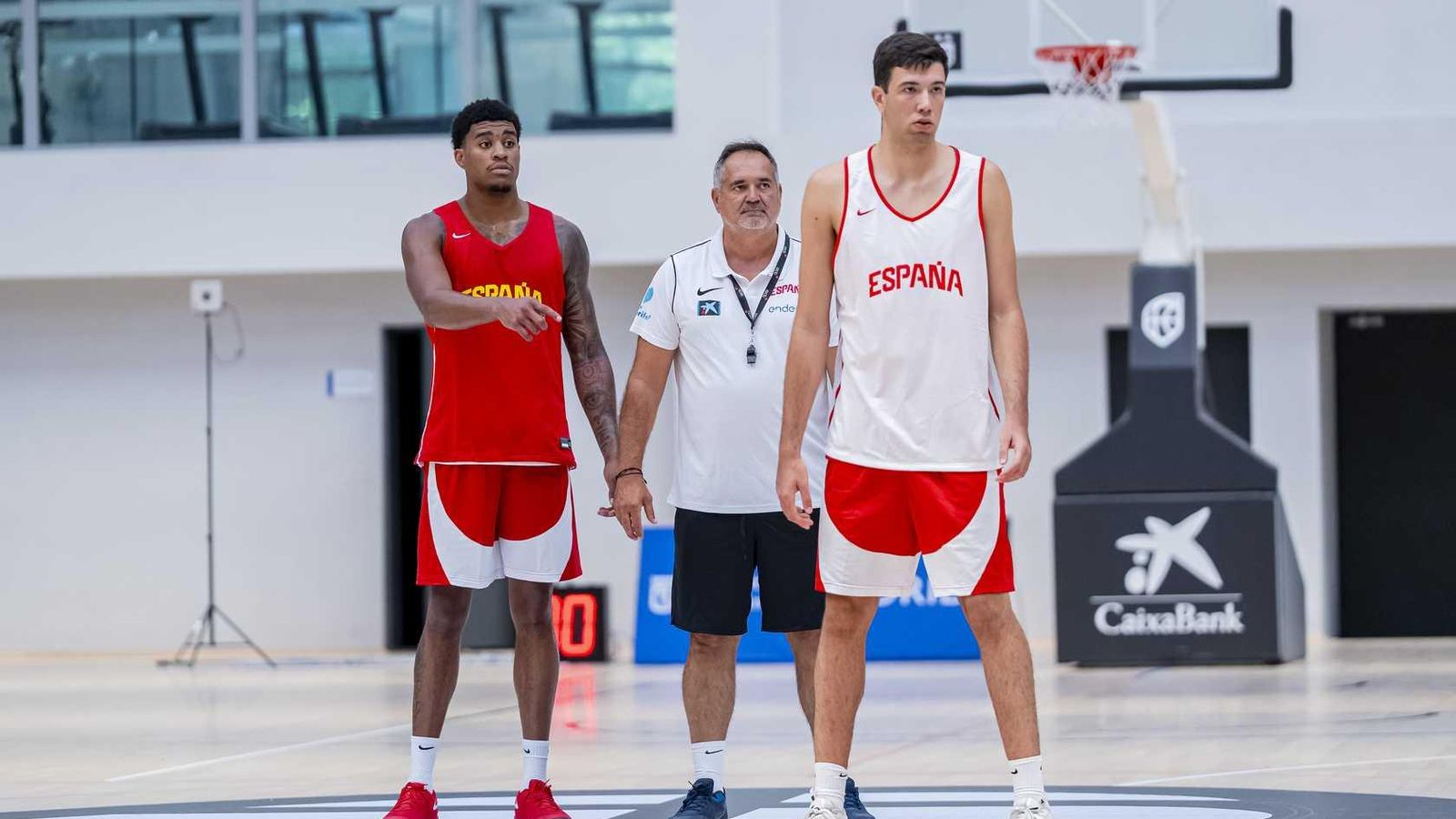 Paco Aurioles, con Owen Aquino y Álvaro Folgueiras.