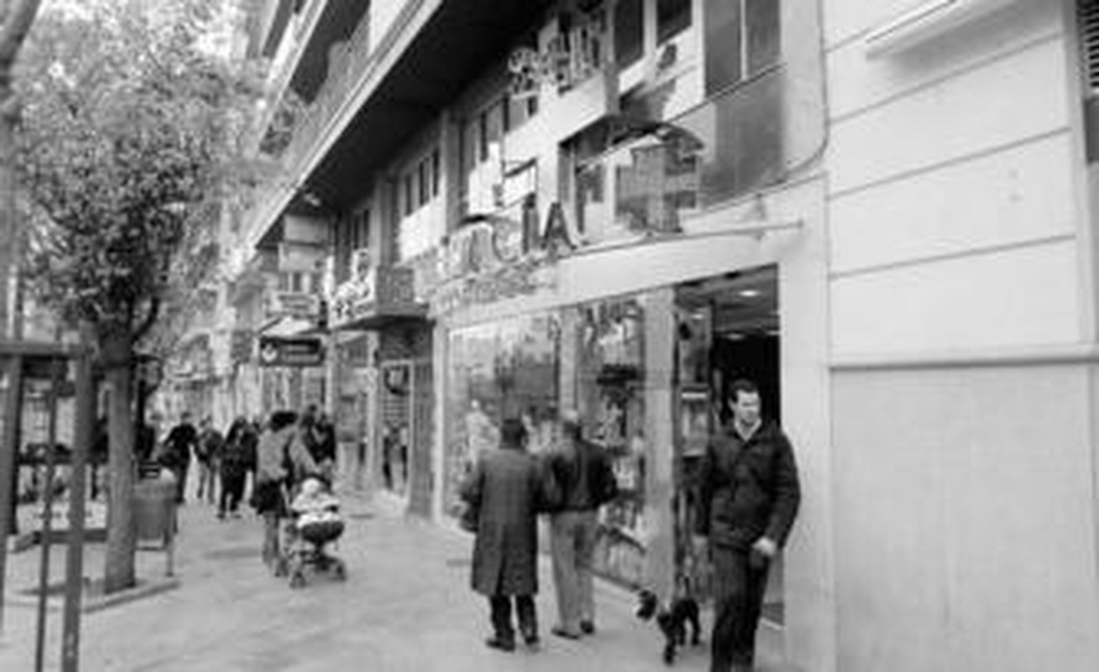 Granada es la ciudad con más farmacias por habitante de España tras Navarra.