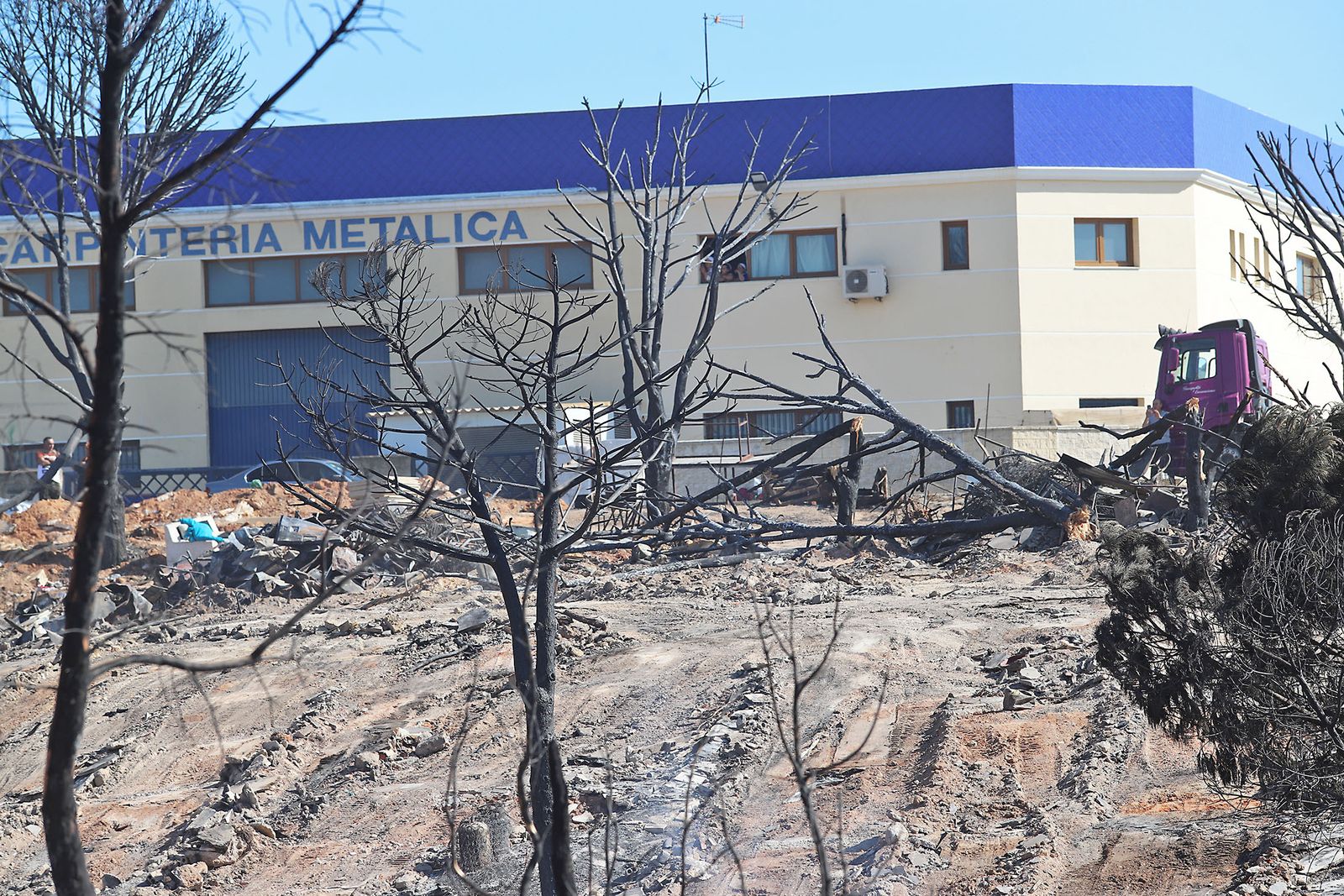 Así quedó el asentamiento de chabolas en Palos de la Frontera tras el incendio