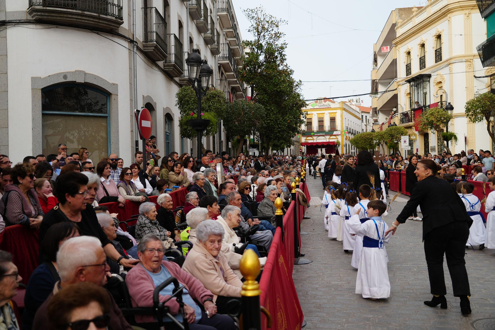 Más de 500 niños participan en el desfile infantil de Semana Santa de Pozoblanco, en imágenes