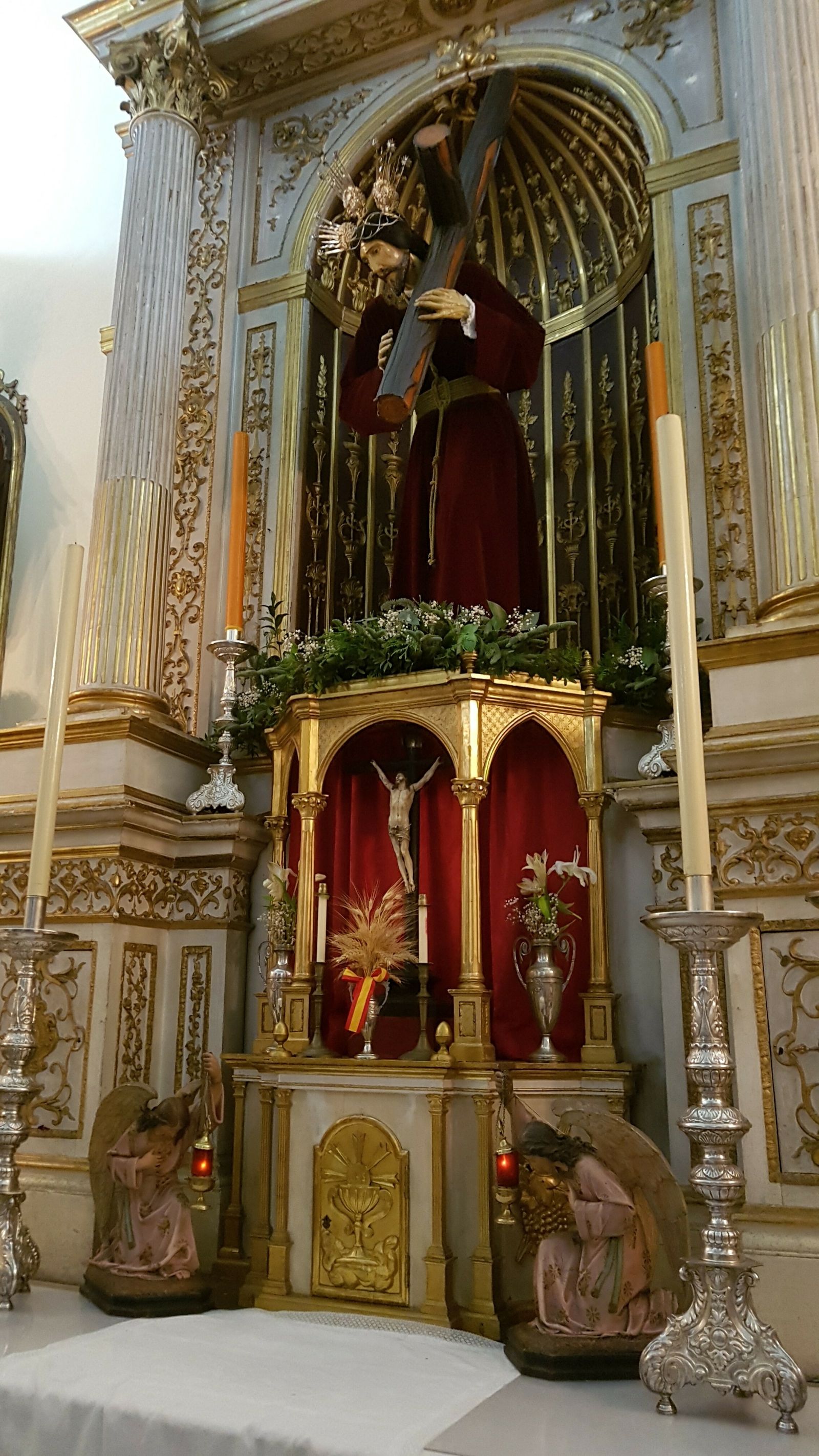 Nuestro Padre Jesús de los Afligidos, en la hornacina de su retablo.