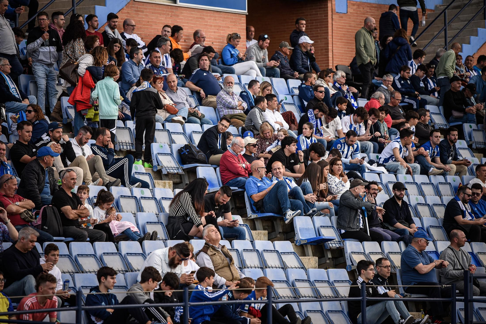 Imágenes de la afición en el Recreativo - Granada