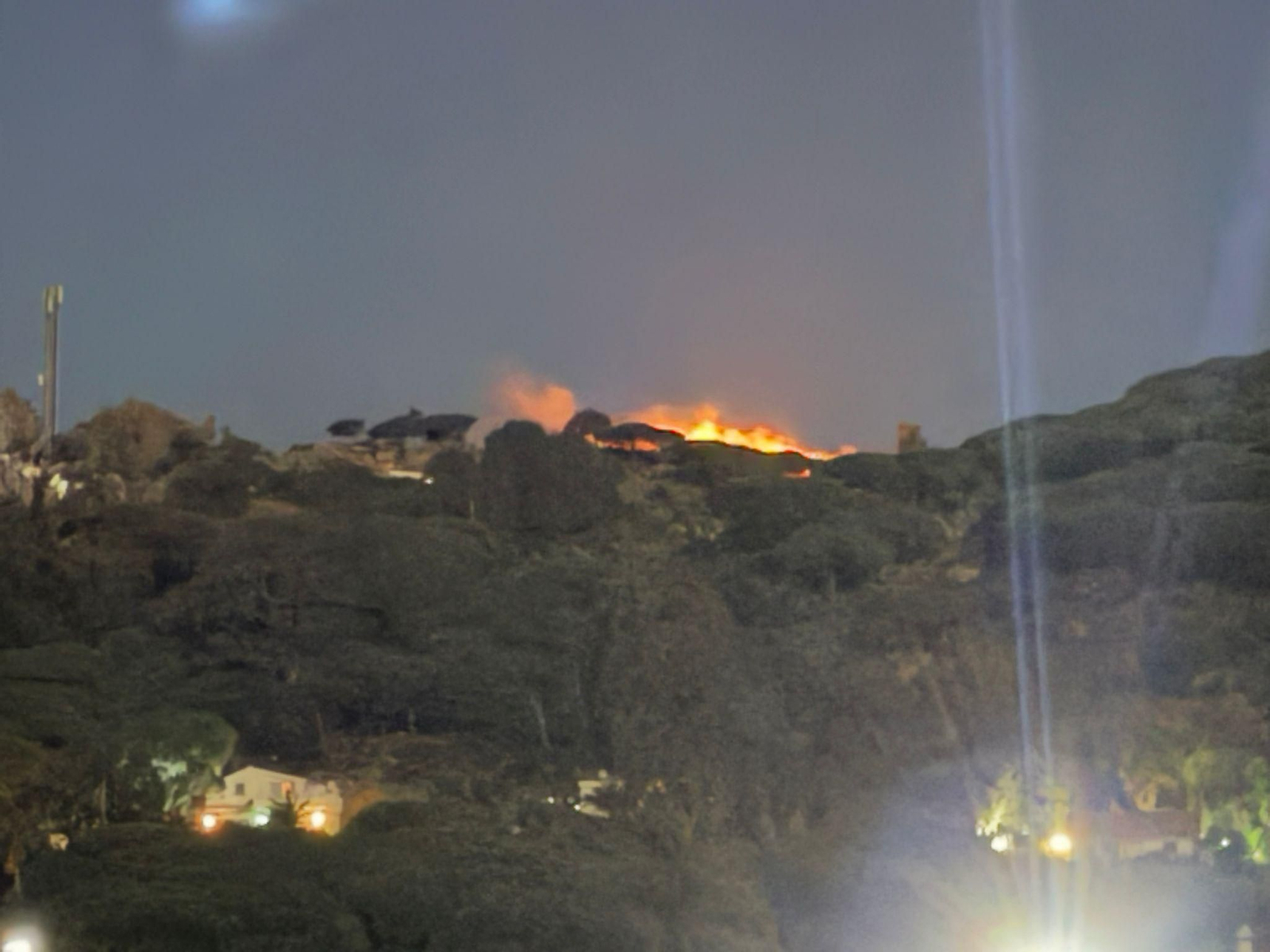 La reactivación del incendio, pasada la medianoche.