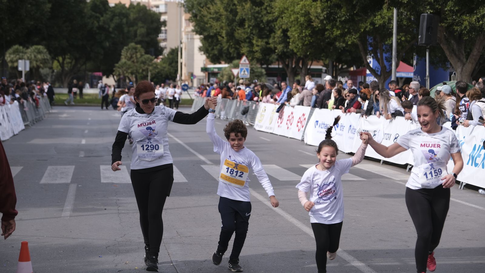 Imágenes de la Carrera de la Mujer 2023 en Almería