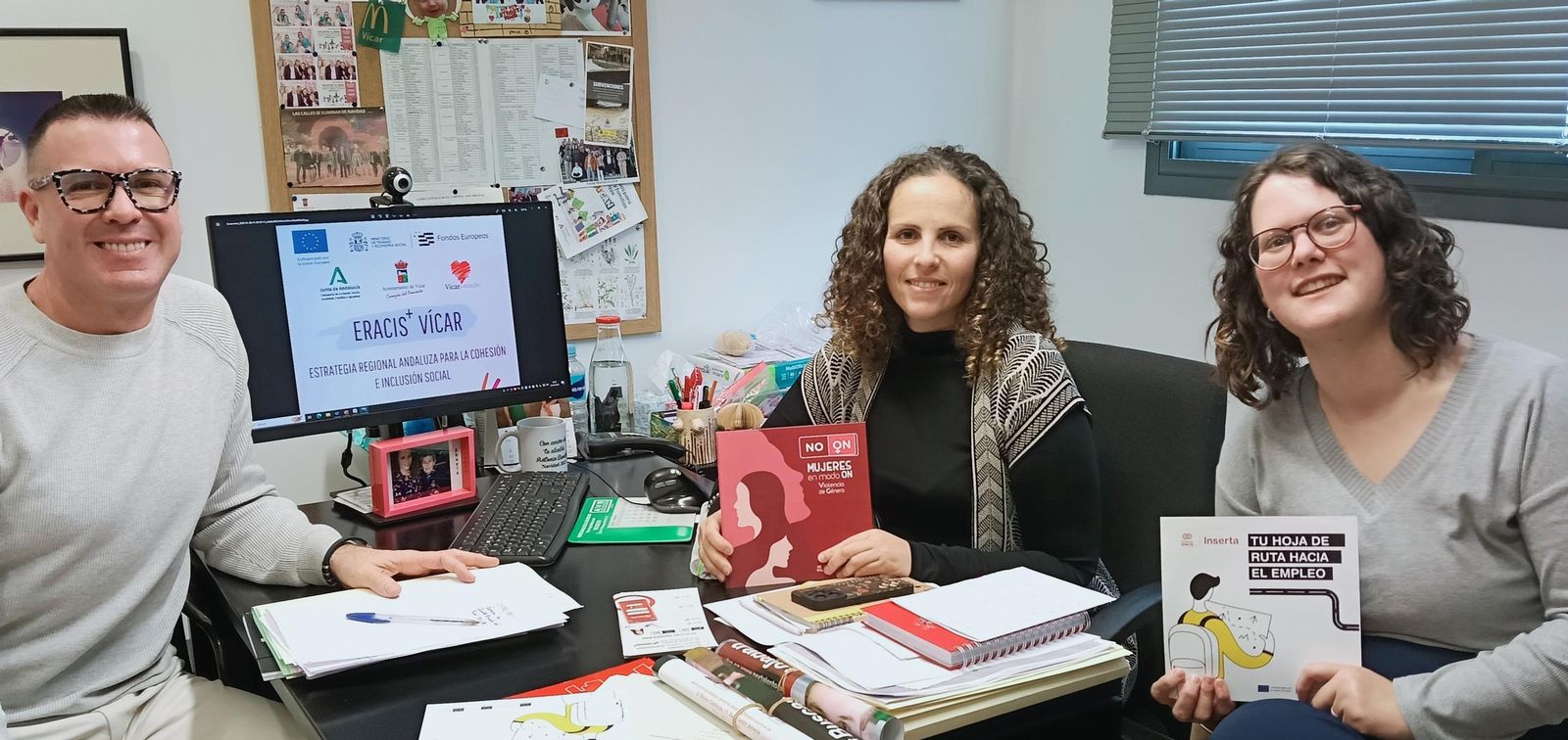 La responsable de Inserta Empleo se ha reunido con la concejal de Servicios Sociales y coordinador del Plan Eracis