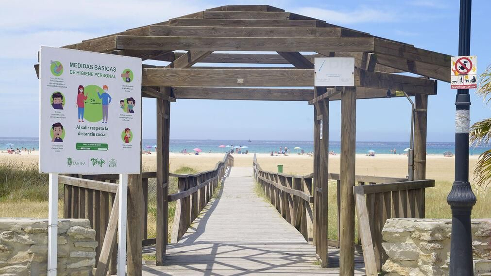 Un acceso a la playa en Tarifa.