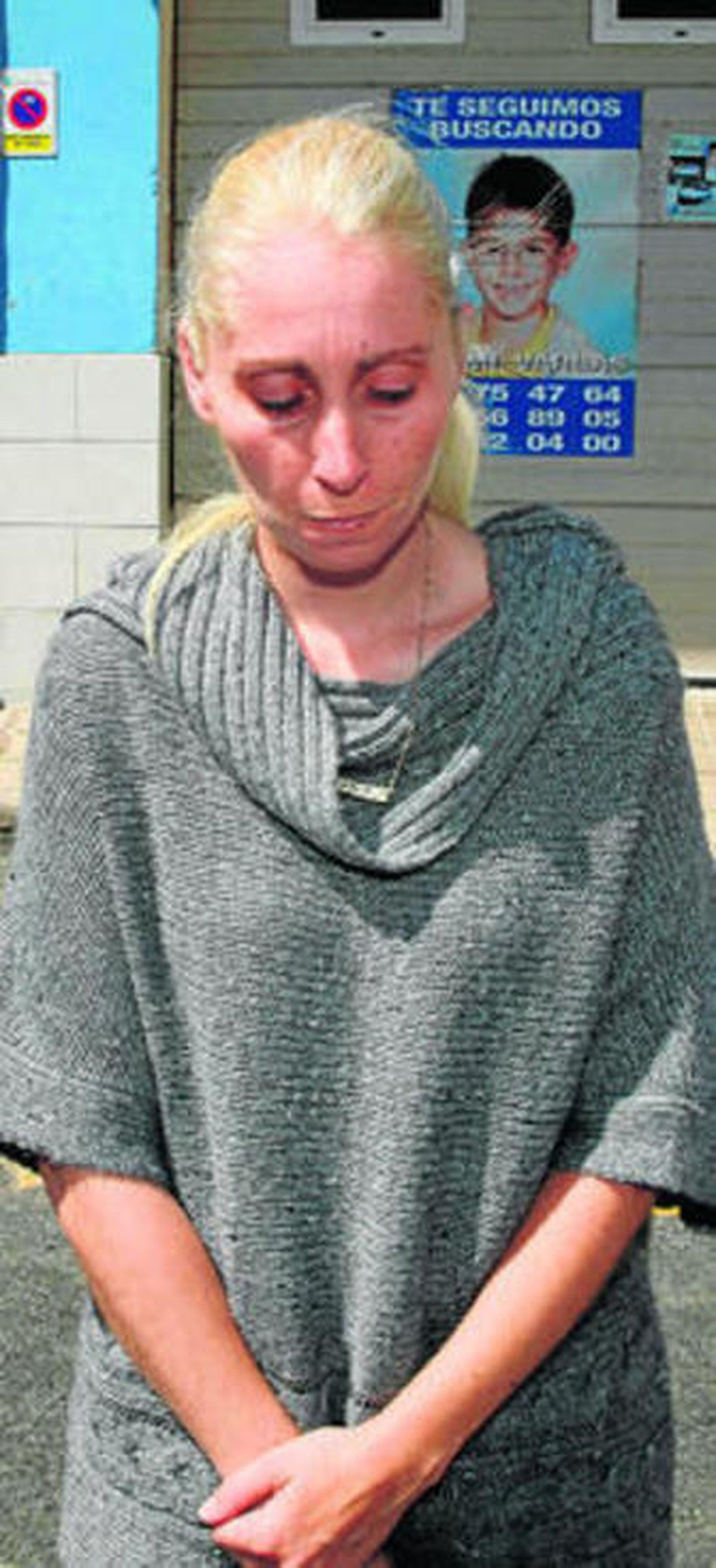 Ithaisa Suárez, madre de Yéremi, frente a su domicilio en Gran Canaria.