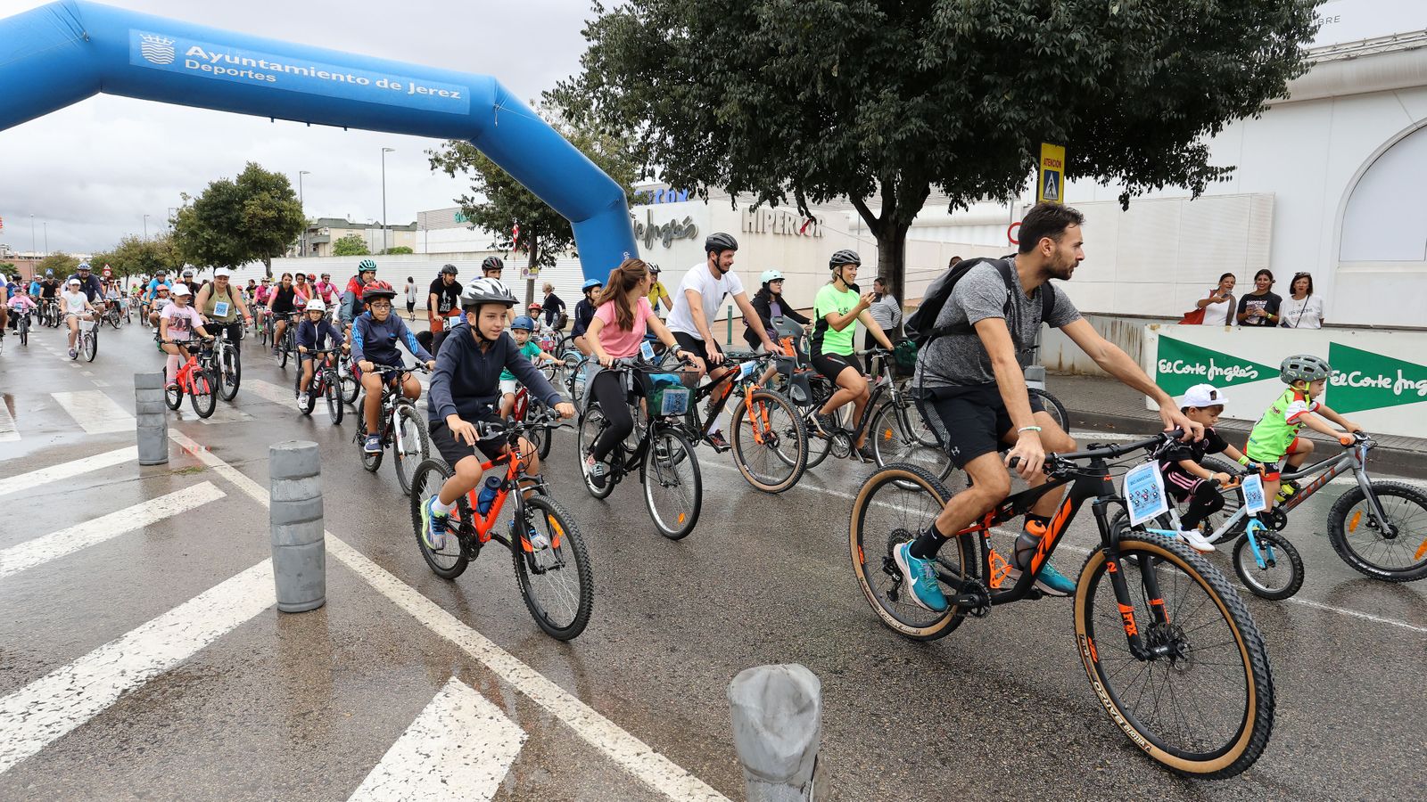 Búscate en la ruta ciclista por Jerez de 'bici amistad'