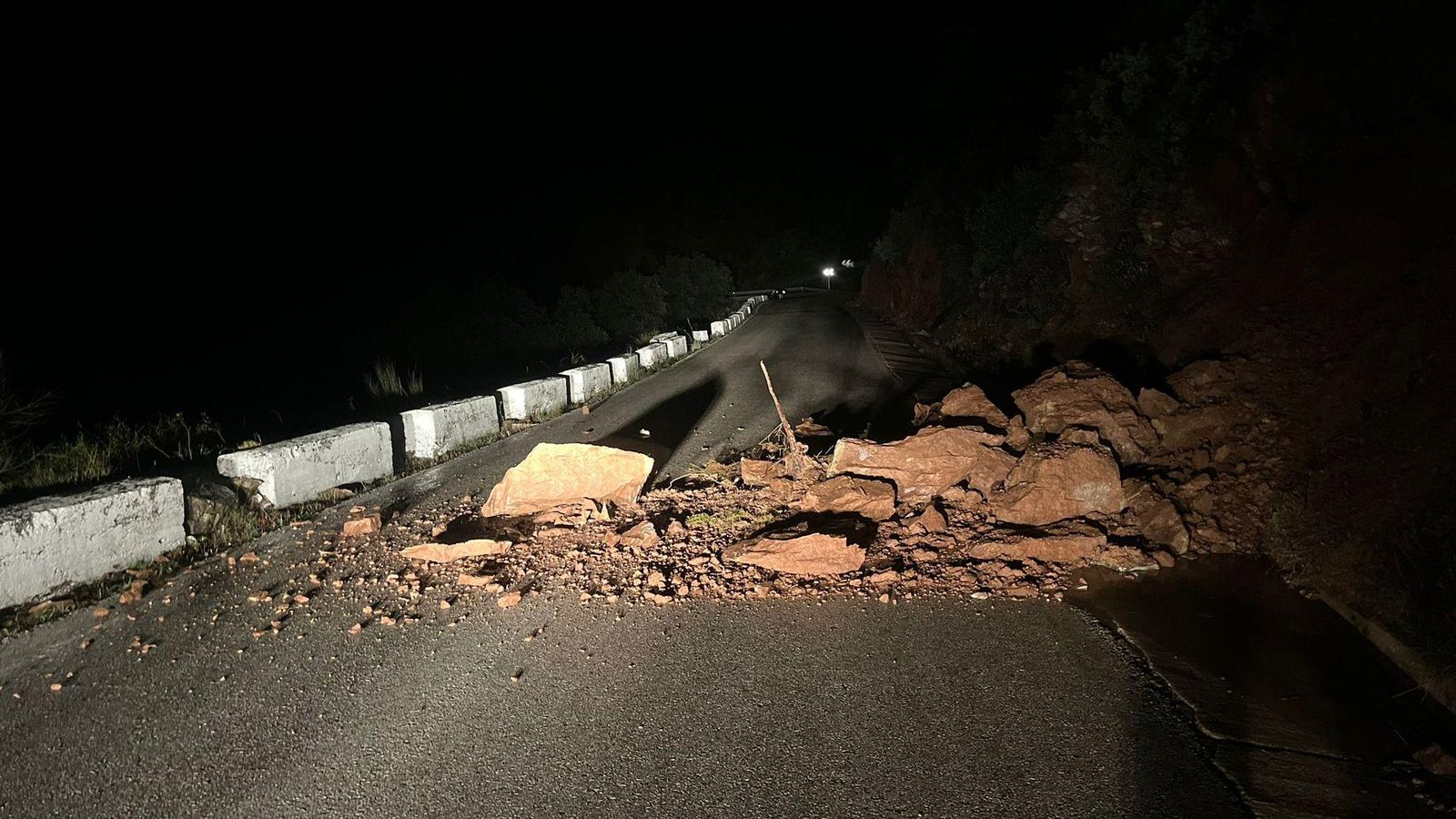Desprendimiento en la Serrania de Ronda en la MA-8307, Jimera