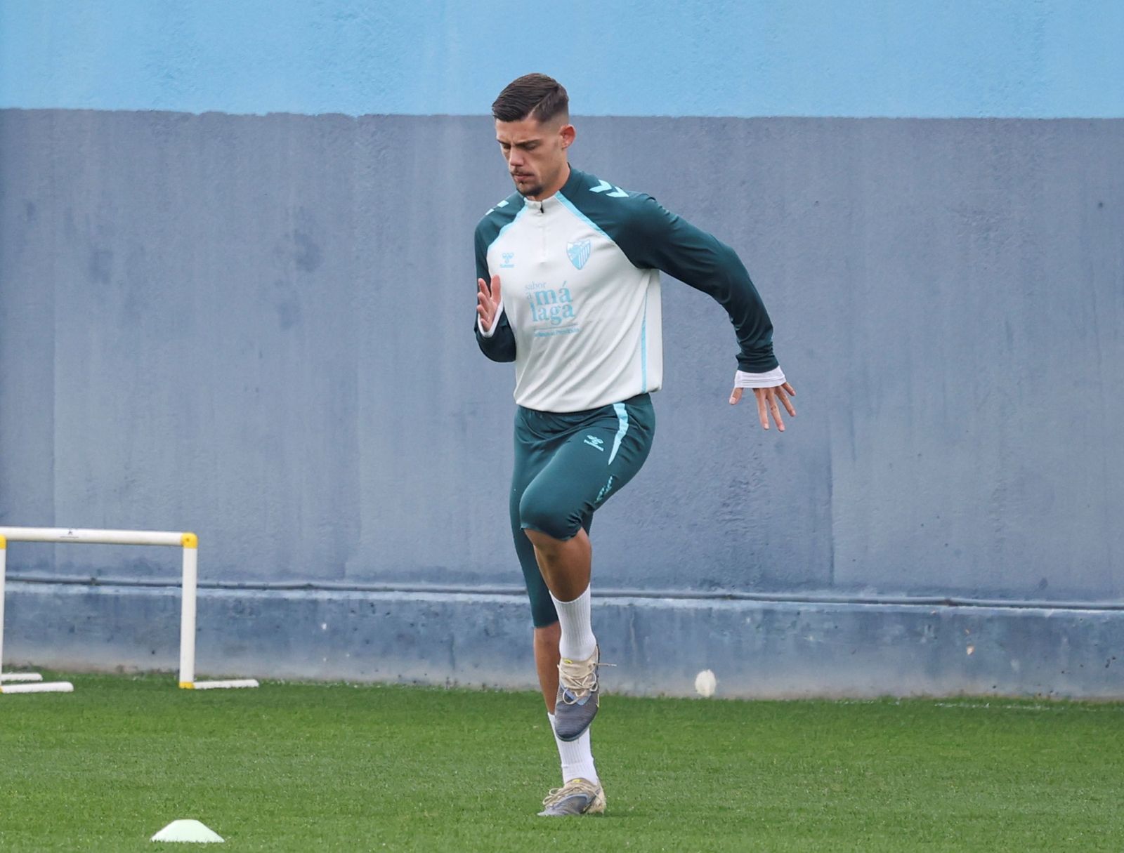 El Málaga CF vuelve al tajo sin Lobete en una semana eterna