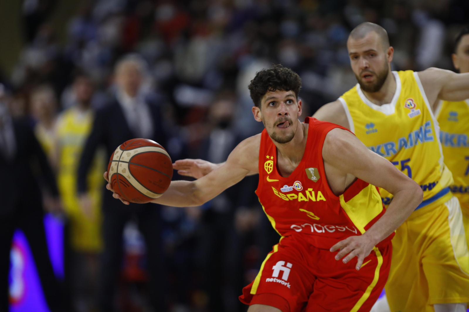 Las imágenes del emotivo encuentro entre España y Ucrania en Córdoba