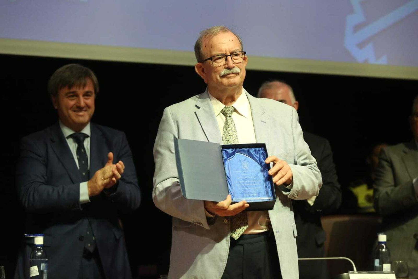 Las imágenes del acto de distinción de agentes de la Policía Local de Málaga en el día de su patrón