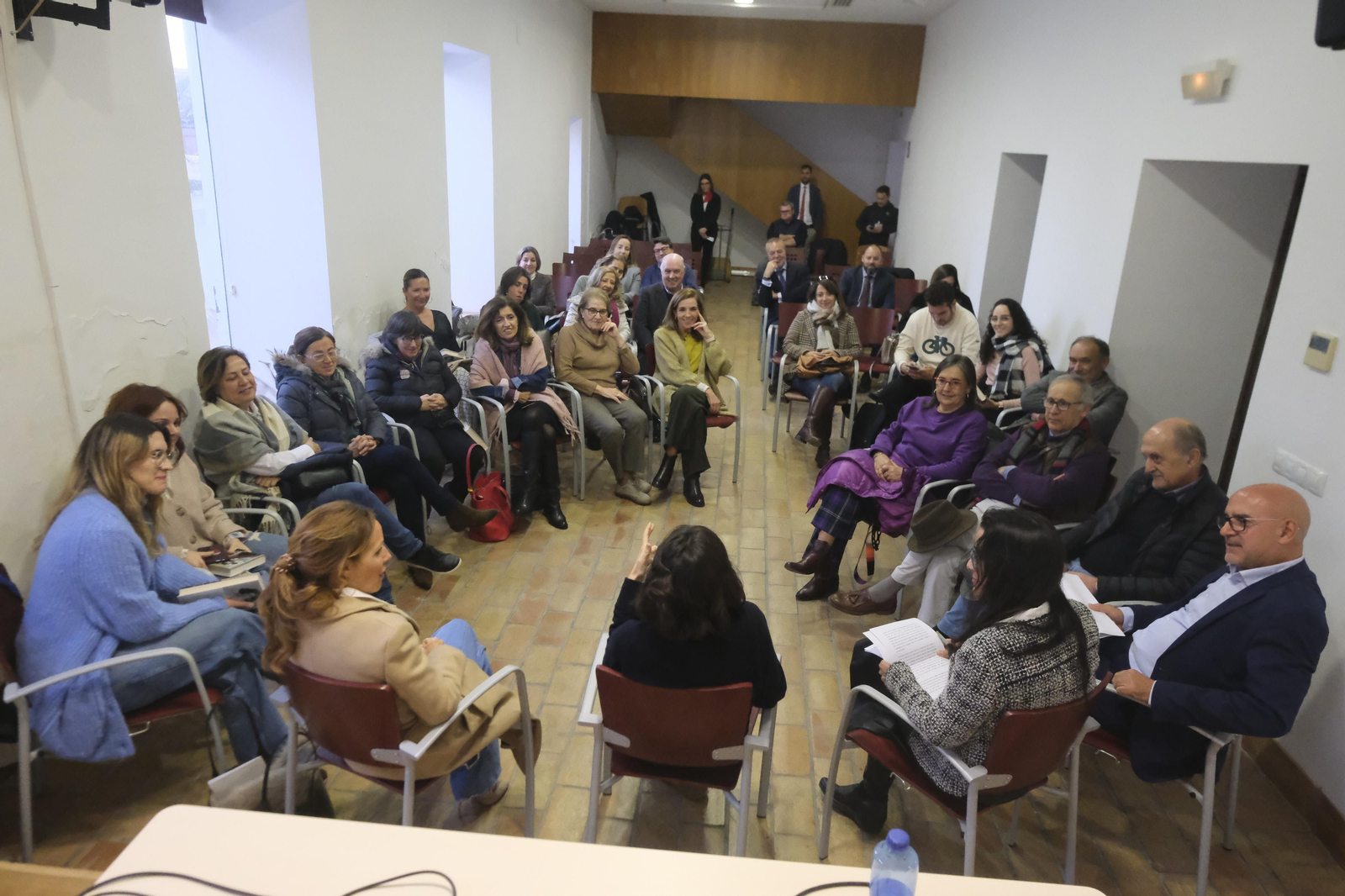 Las imágenes de la presentación de la obra ‘Historias de mujeres casadas’ de Cristina Campos en Córdoba