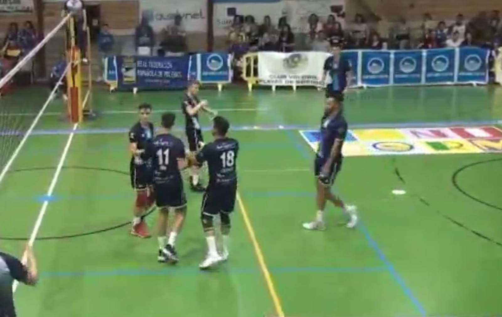 El CD La Fuensanta La Pizarra celebra un punto.