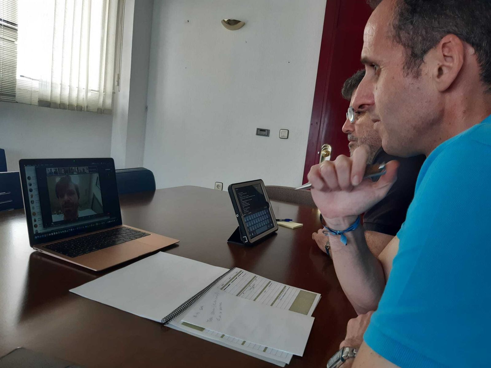 Reunión por videoconferencia para tratar la celebración del Torneo Pádel X·.