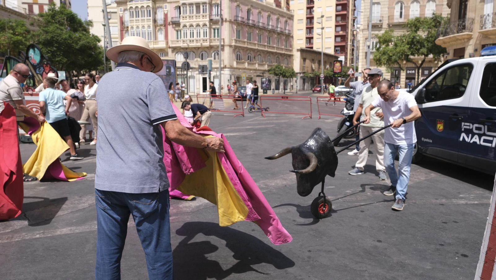 Exhibición de toreo de salón de la Escuela Taurina de Almería, en imágenes