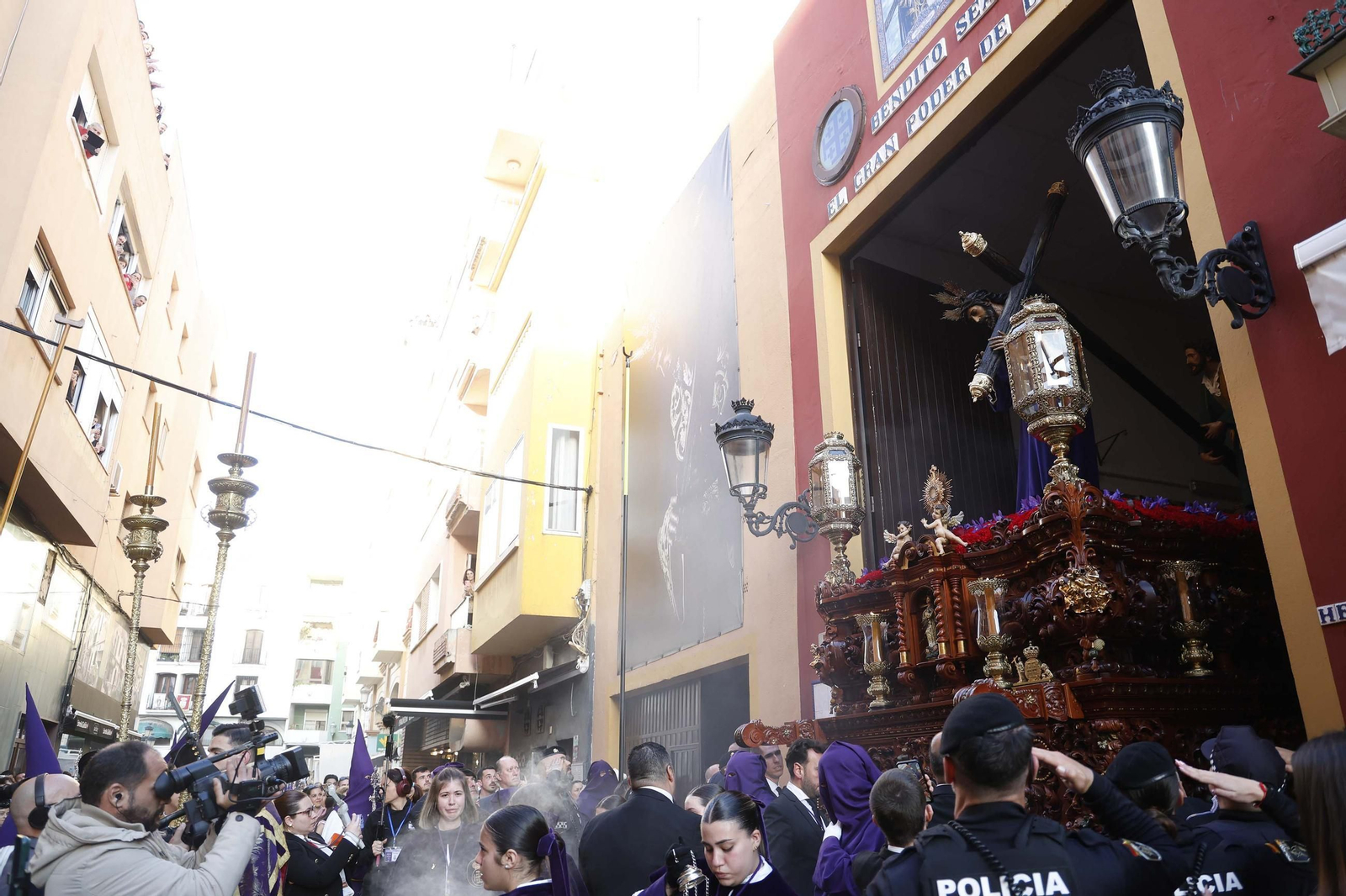 Fotos del Jueves Santo en La Línea: Perdón, Gran Poder y Angustias