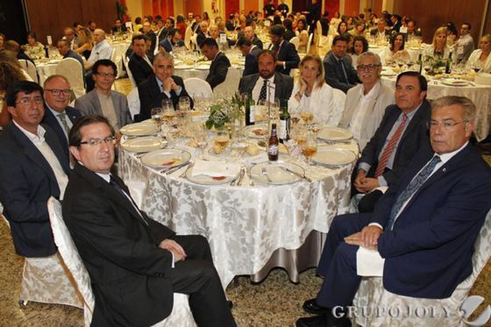 Luis González, Juan Marín, Gregorio García, Reynaldo Fernández, Rafael Cortés, Salvador Uriel, Tomás Valiente, María José López, Antonio María-Claret, Ángel Gijón y José Luis Alarcón.

Foto: Alex Camara/Pepe Villoslada